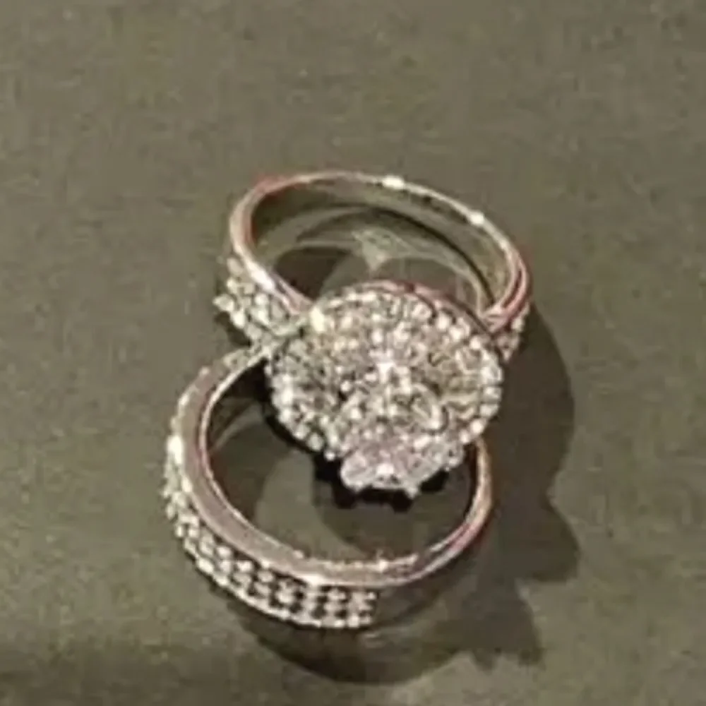 Luxury diamond Wedding ring set sz 10